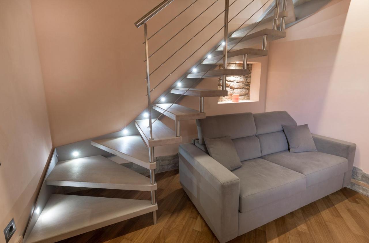 B&B Luxury Apartment Suite Gubbio 2 Camere E Divano Letto Exterior photo