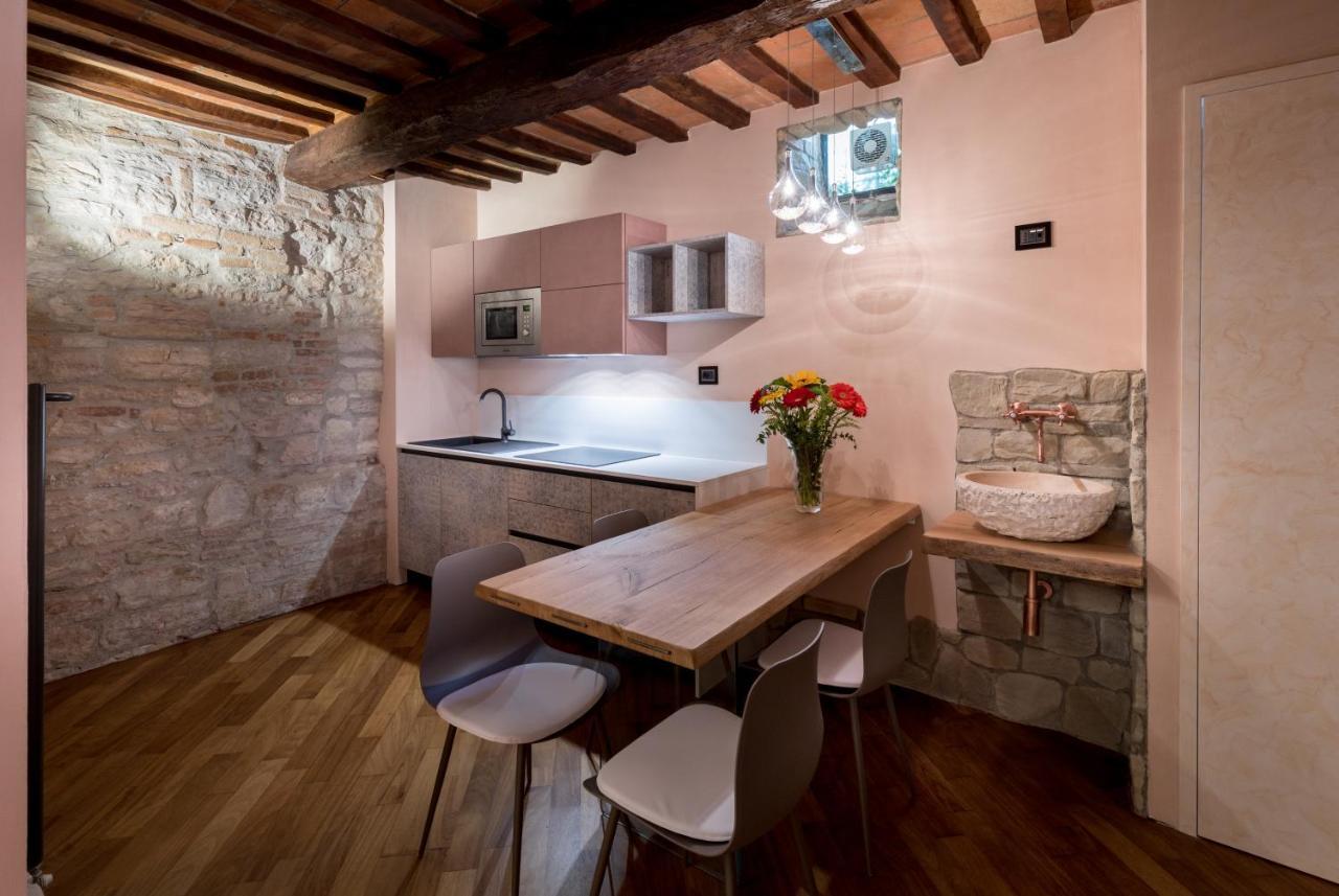 B&B Luxury Apartment Suite Gubbio 2 Camere E Divano Letto Exterior photo
